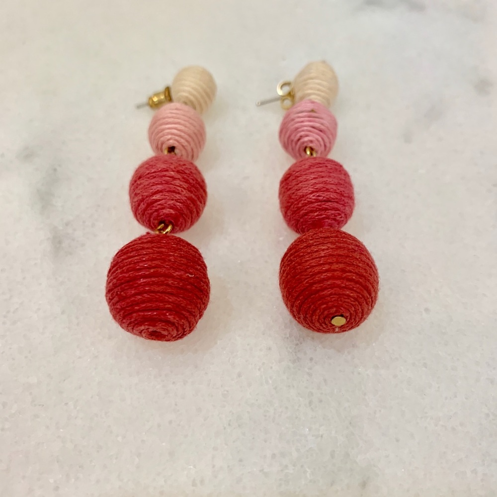 4 ball drop earring in pink ombré EUC